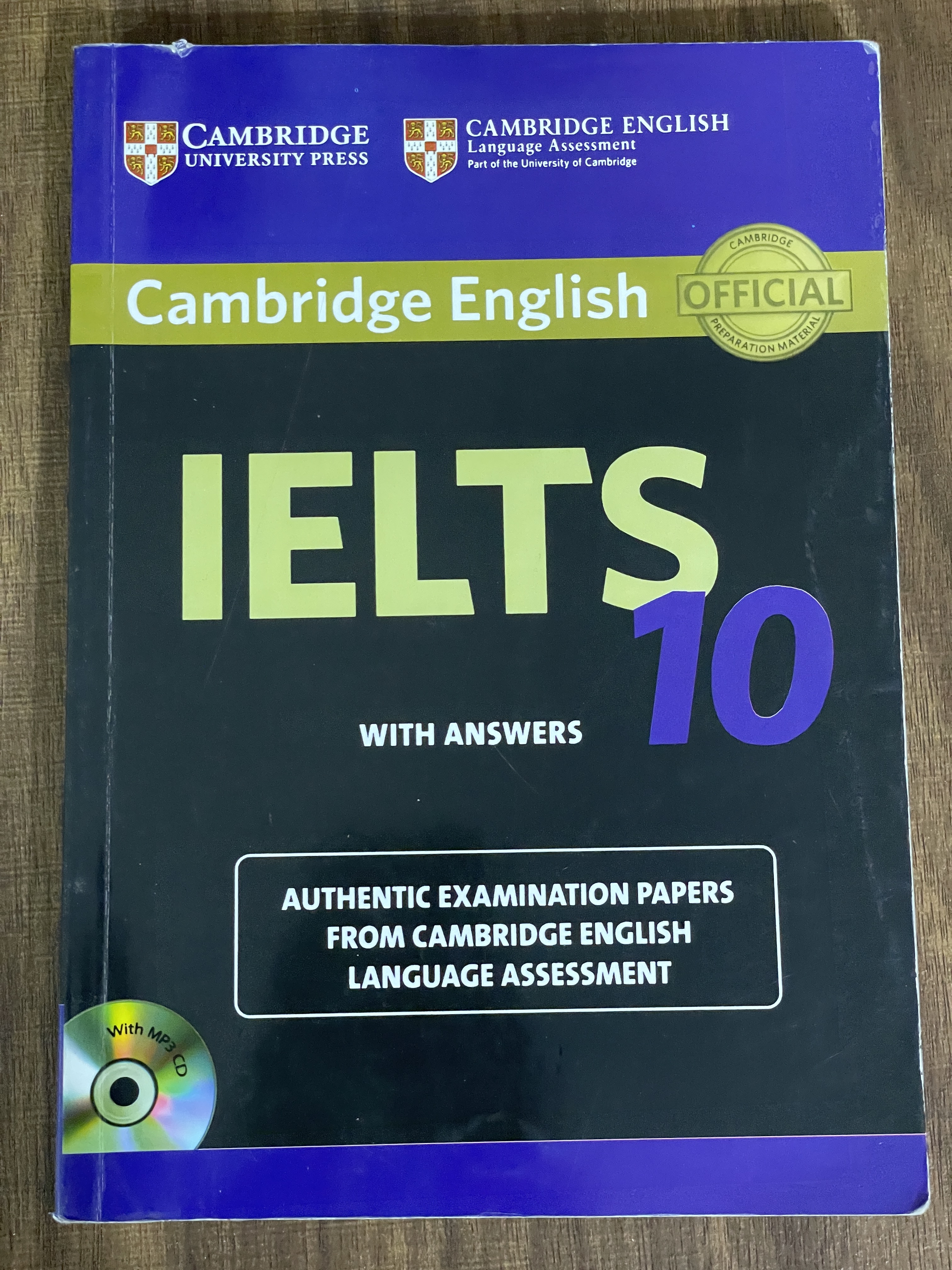 کتاب Cambridge English IELTS 10 - دست دوم تمیز