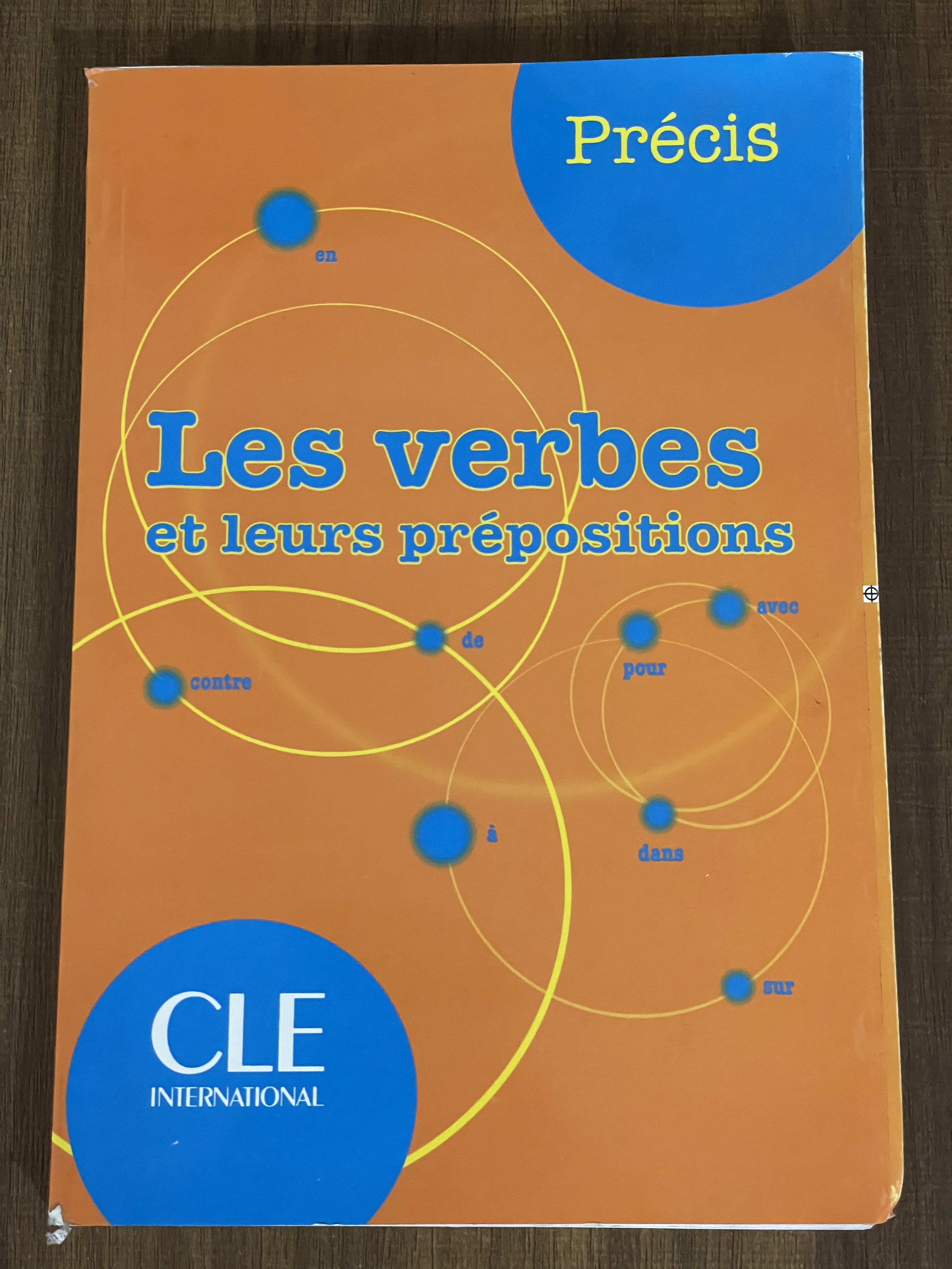 کتاب Les verbes et leurs prepositions دست دوم
