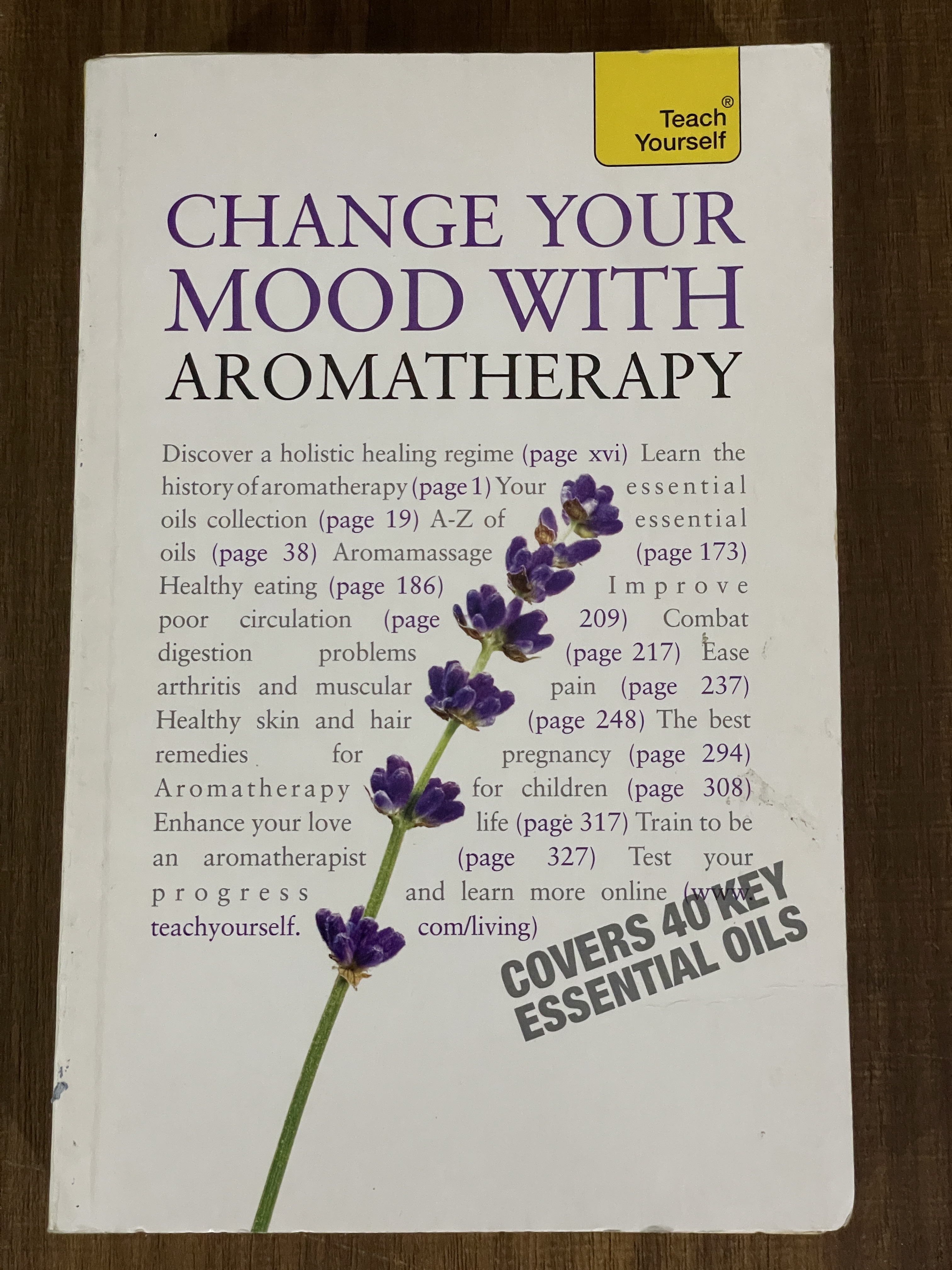 کتاب Change Your Mood with Aromatherapy (Teach Yourself) - دست دوم