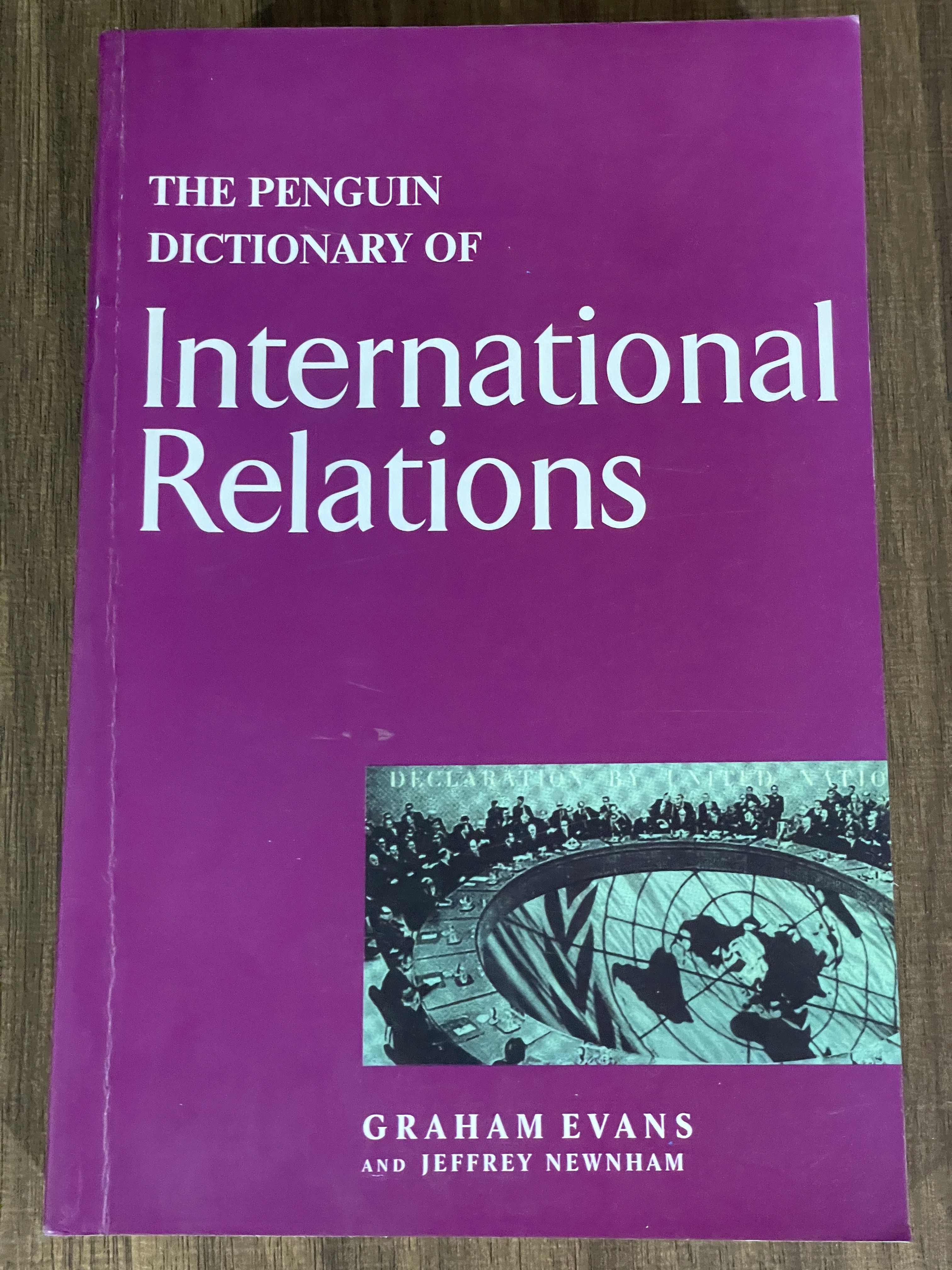 کتاب The Penguin Dictionary OF International Relations - دست دوم تمیز