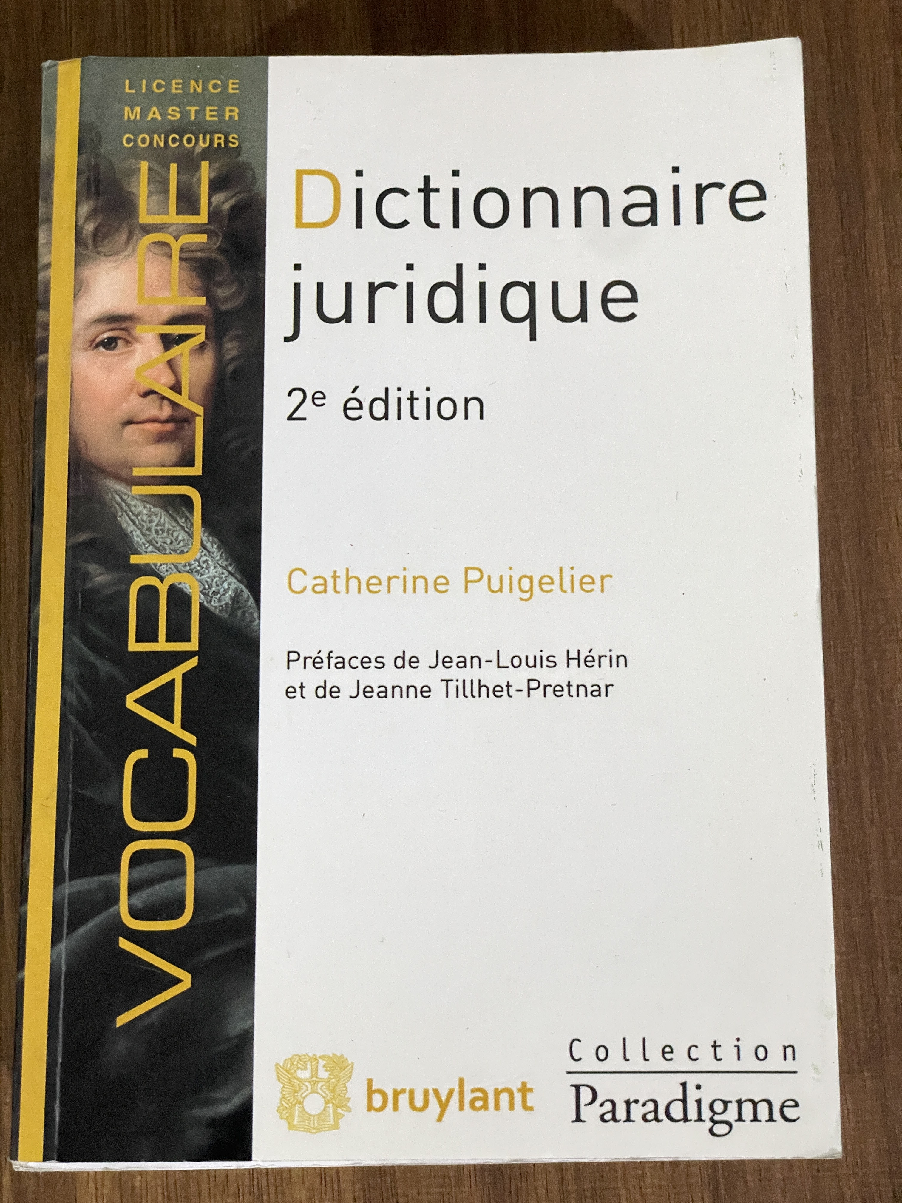 کتاب Dictionnaire juridique Définitions, explications et correspondances (Paradigme - Vocabulaire) 2e édition - دست دوم